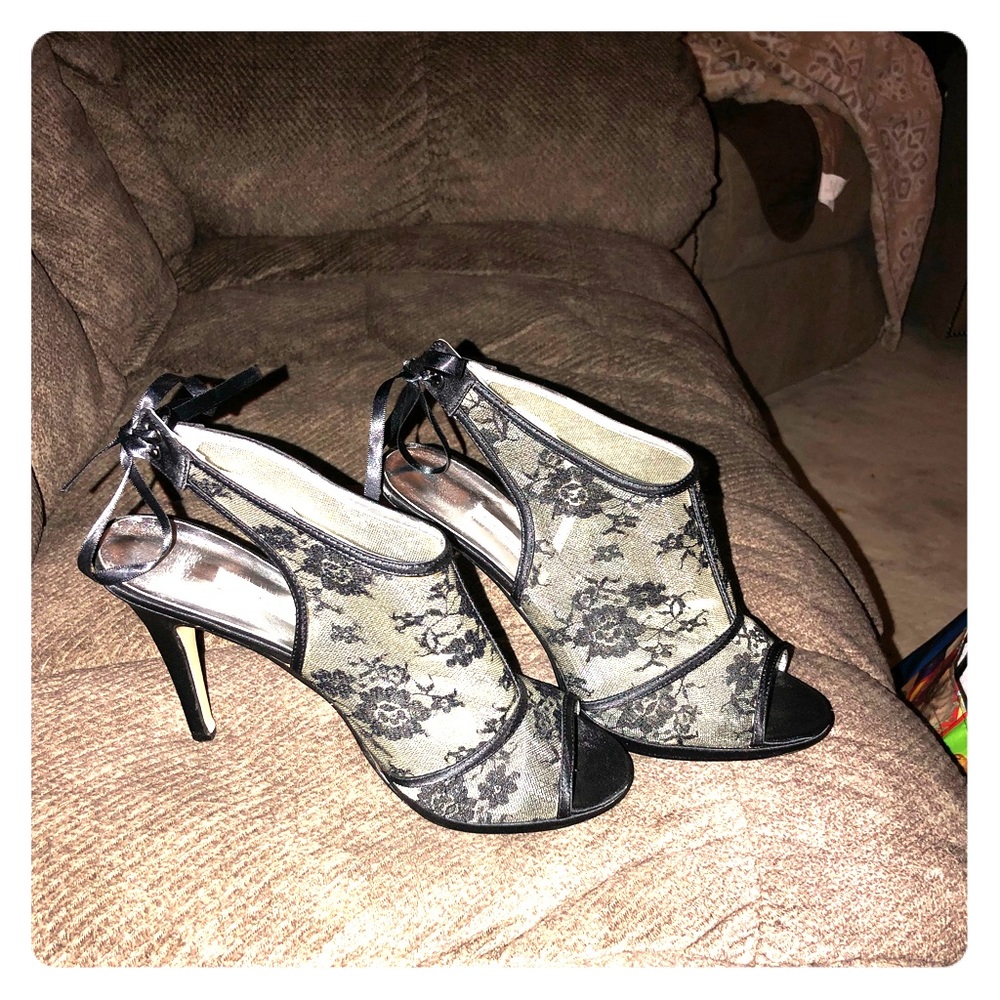 Caparros leather sole fabric upper pumps size 9